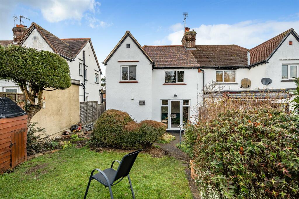 3 bedroom semidetached house for sale in Wayside Avenue, Bushey, WD23