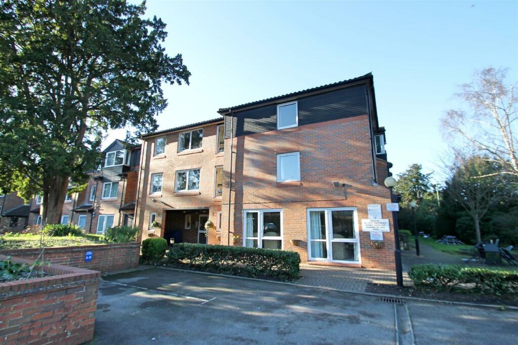 1 bedroom retirement property for sale in Elstree Road, Bushey Heath