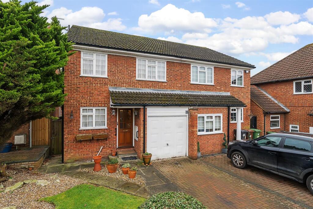 Main image of property: The Squirrels, Bushey