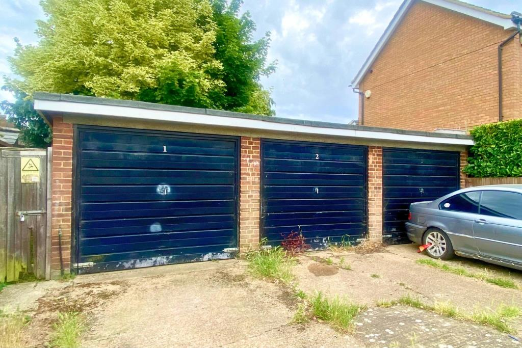 Main image of property: Durrants Drive, Croxley Green, Hertfordshire, WD3