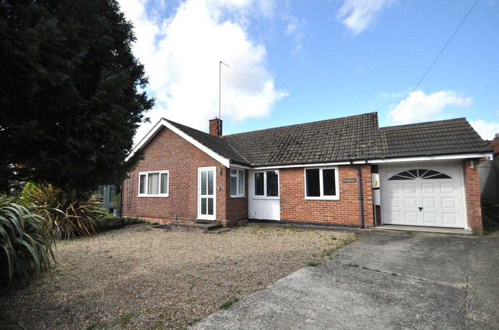 3 bedroom detached bungalow for sale in Bridge Street, Halesworth, IP19