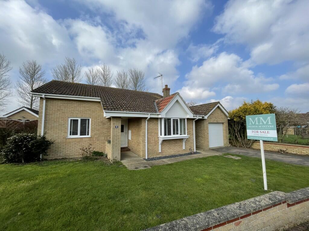 3 bedroom detached bungalow for sale in Allington Road, Halesworth, IP19