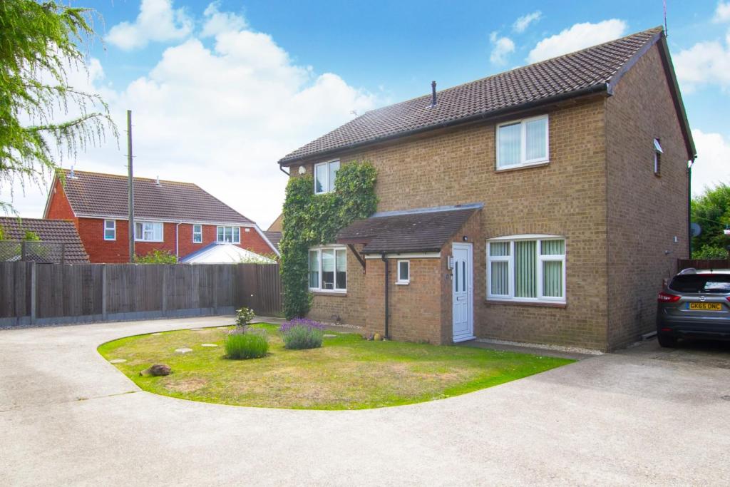 3 bedroom semi-detached house for sale in The Meadows, Herne Bay, CT6