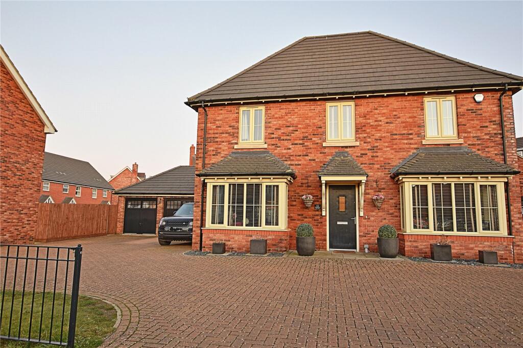 4 bedroom detached house for sale in Home Farm Drive, Boughton