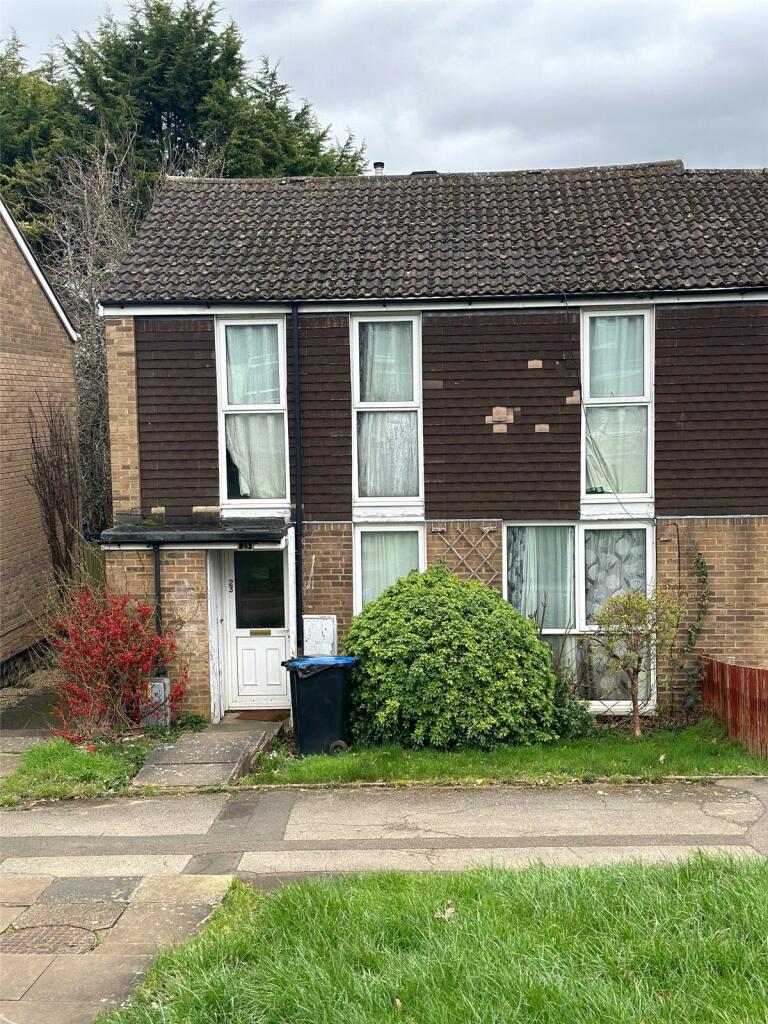 4 bedroom end of terrace house for rent in Arbour Court, Lumbertubs, Northampton, NN3