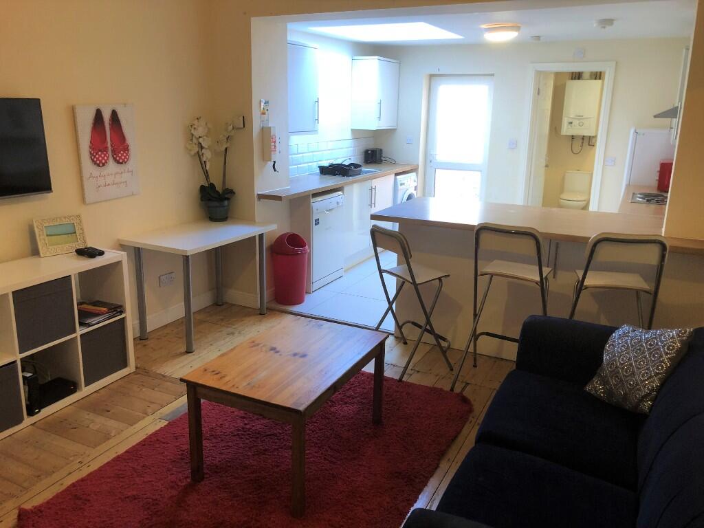 Main image of property: 164 Pomona Street, Sheffield, S11