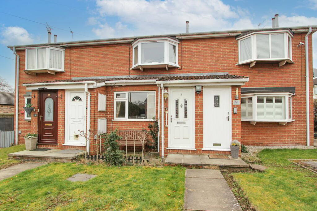2 bedroom flat for sale in Church Lane, Bessacarr, Doncaster, DN4