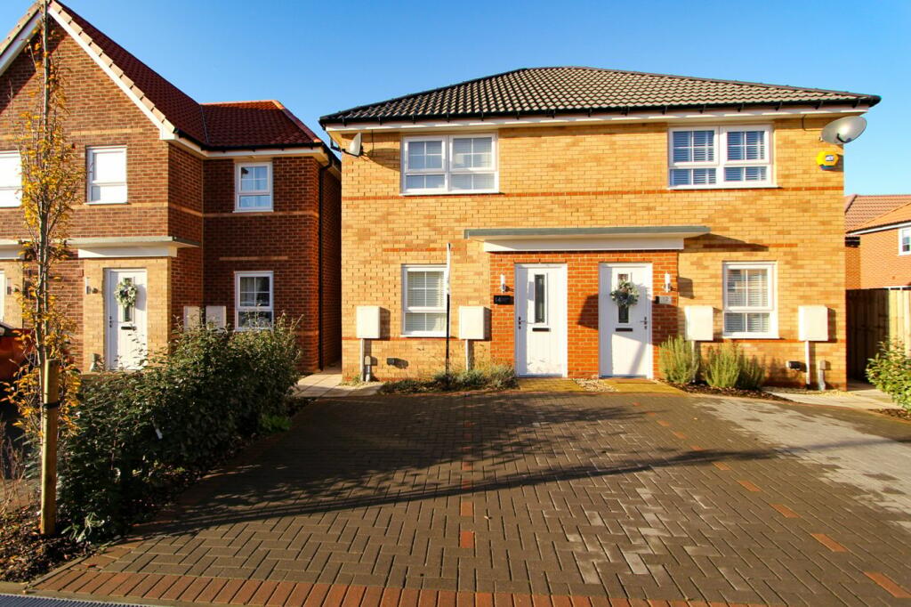 2 bedroom semidetached house for sale in Farleigh Drive, Harworth