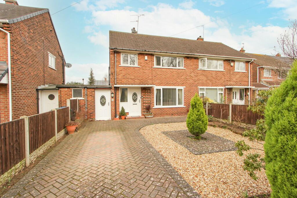 3 bedroom semidetached house for sale in Almond Road, Cantley
