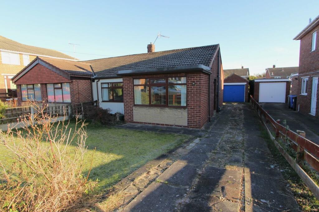 2 bedroom semi-detached bungalow for rent in Badsworth Road, Warmsworth, Doncaster, DN4