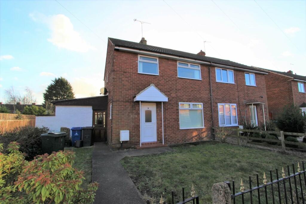 2 bedroom semi-detached house for rent in Springfield Avenue, Hatfield, Doncaster, DN7