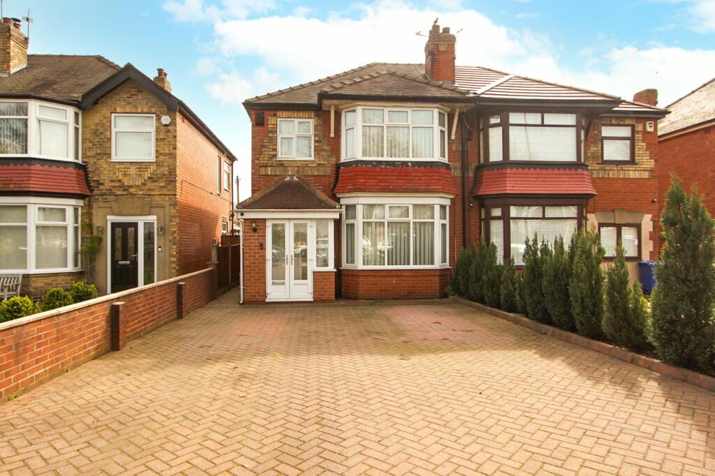 3 bedroom semi-detached house for sale in Thorne Road, Wheatley, DONCASTER, DN2