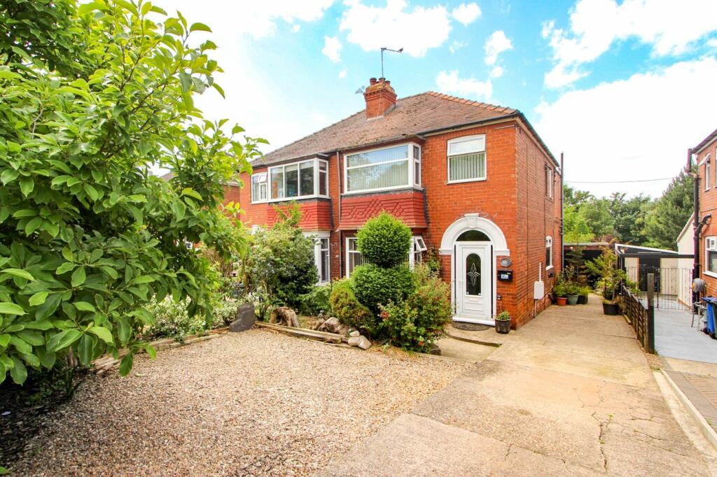 3 bedroom semidetached house for sale in Tickhill Road, Balby
