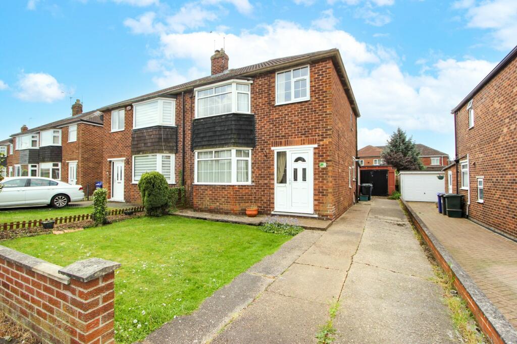 3 bedroom semidetached house for sale in Eden Grove Road, Edenthorpe, Doncaster, DN3