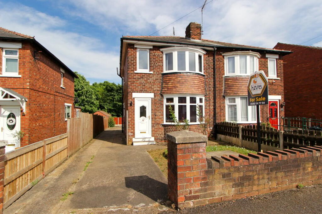 3 bedroom semidetached house for sale in Ingleborough Drive