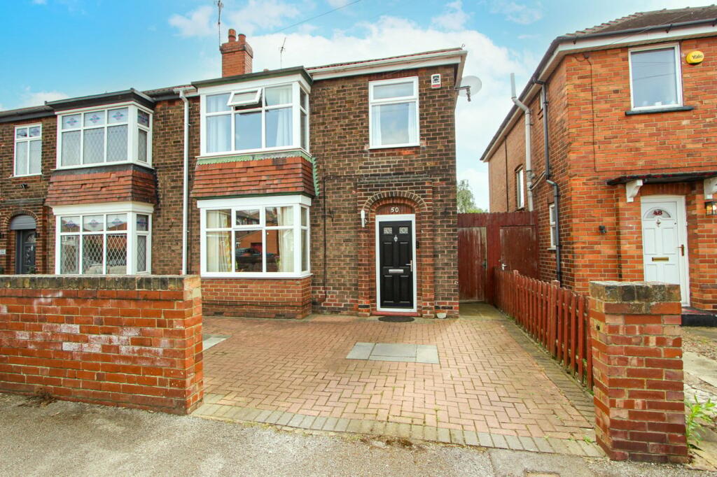 3 bedroom semidetached house for sale in Hampton Road, Town Moor