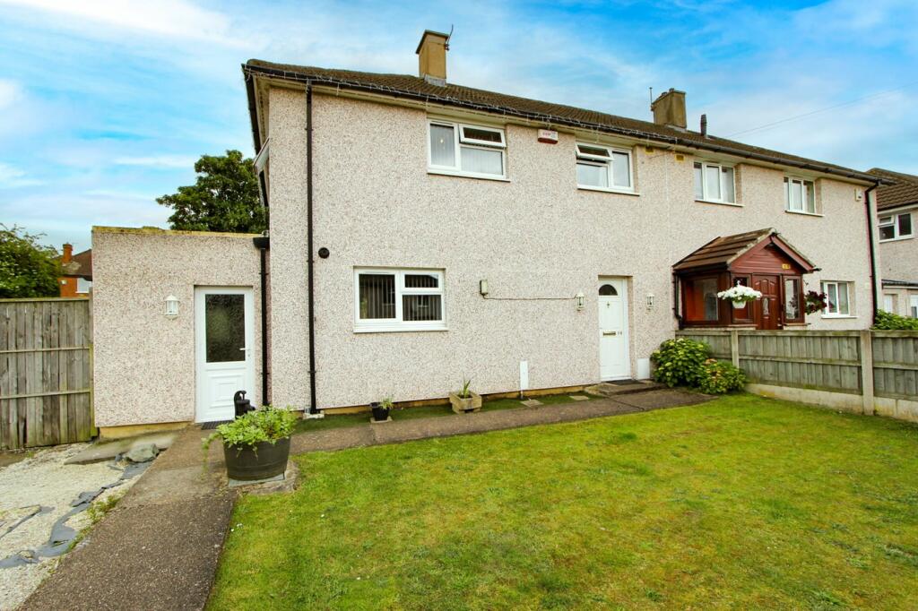 3 bedroom semidetached house for sale in Exeter Road, Wheatley