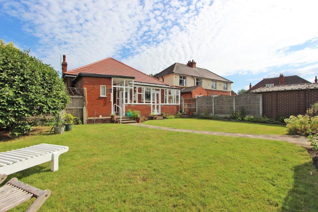 2 bedroom detached bungalow for sale in The Avenue, Bessacarr