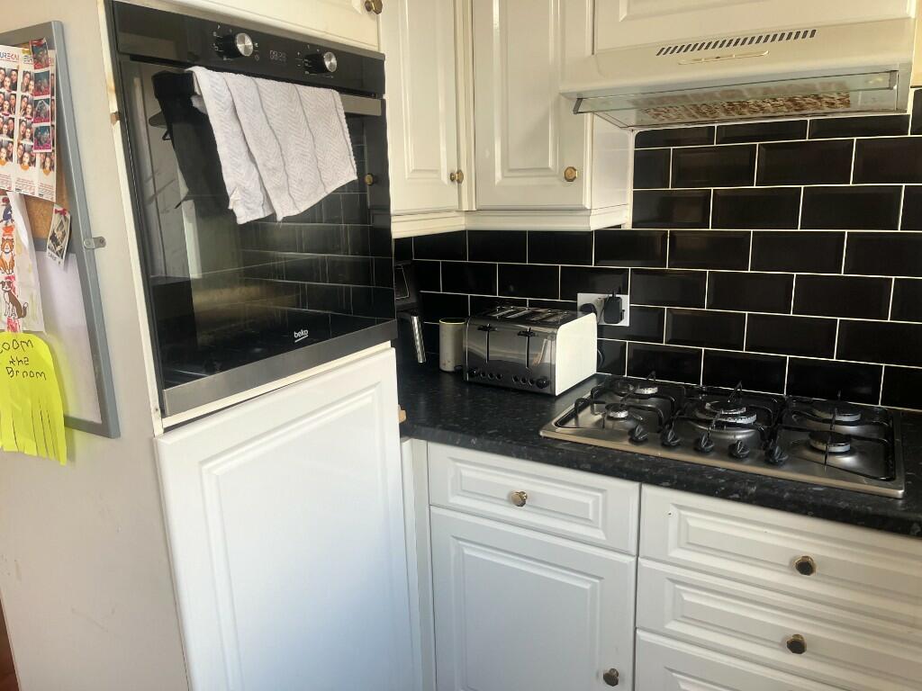 Additional property image - Byland Grove, Bradford, West Yorkshire, BD15
