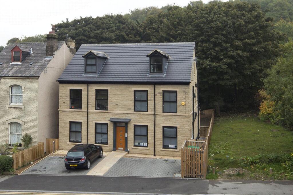 Main image of property: 67 Newsome Road, Huddersfield, HD4