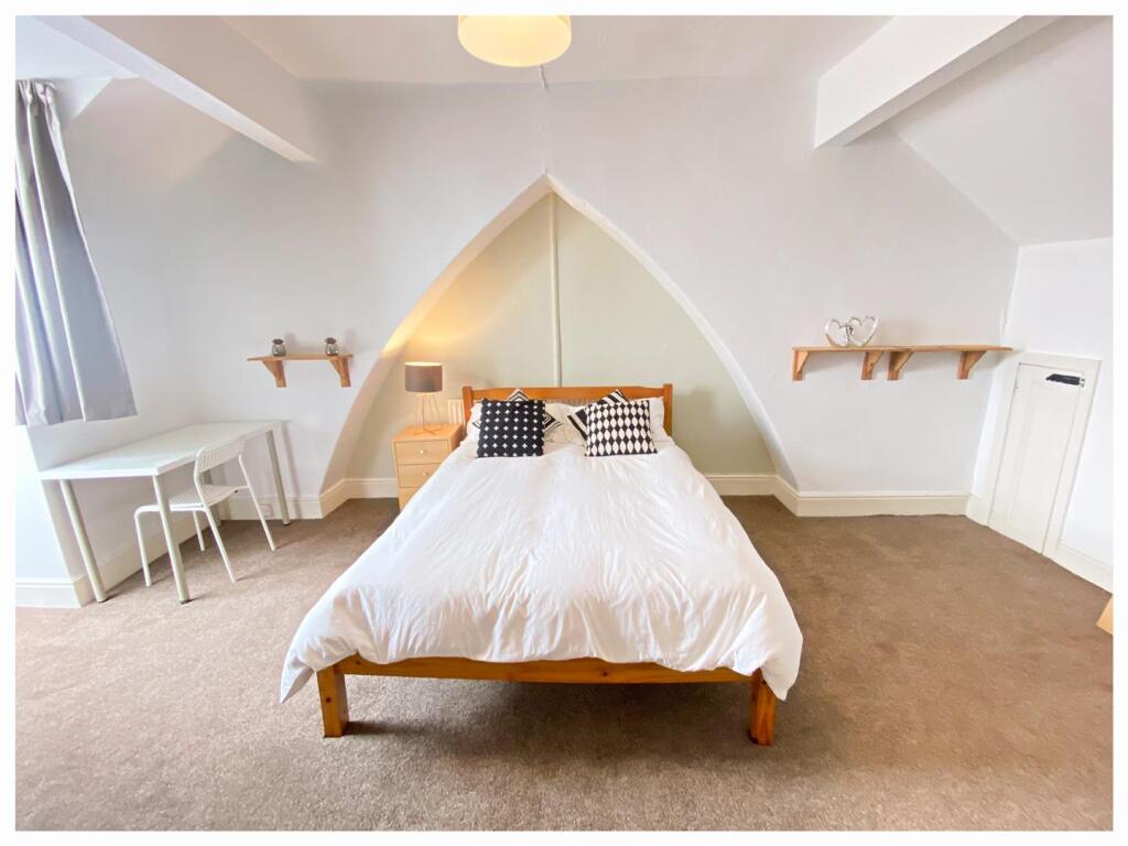 Main image of property: 82 Club Garden Road