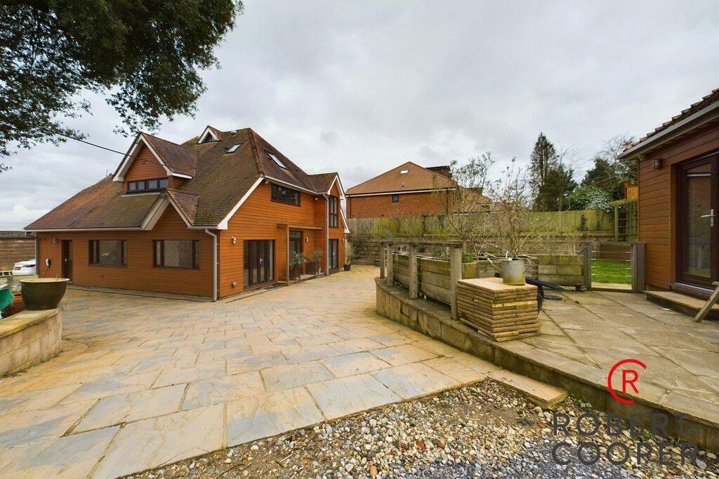 6 bedroom detached house for sale in The Drive, Ickenham, UB10