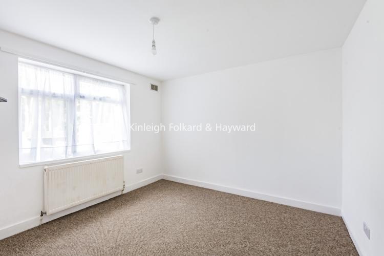 2 bedroom flat for rent in Marlborough Gardens London N20