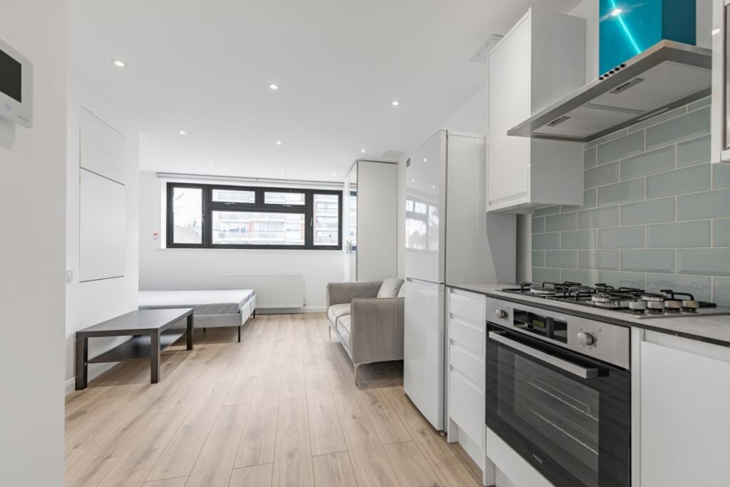 Main image of property: Regents Park Road, London, N3
