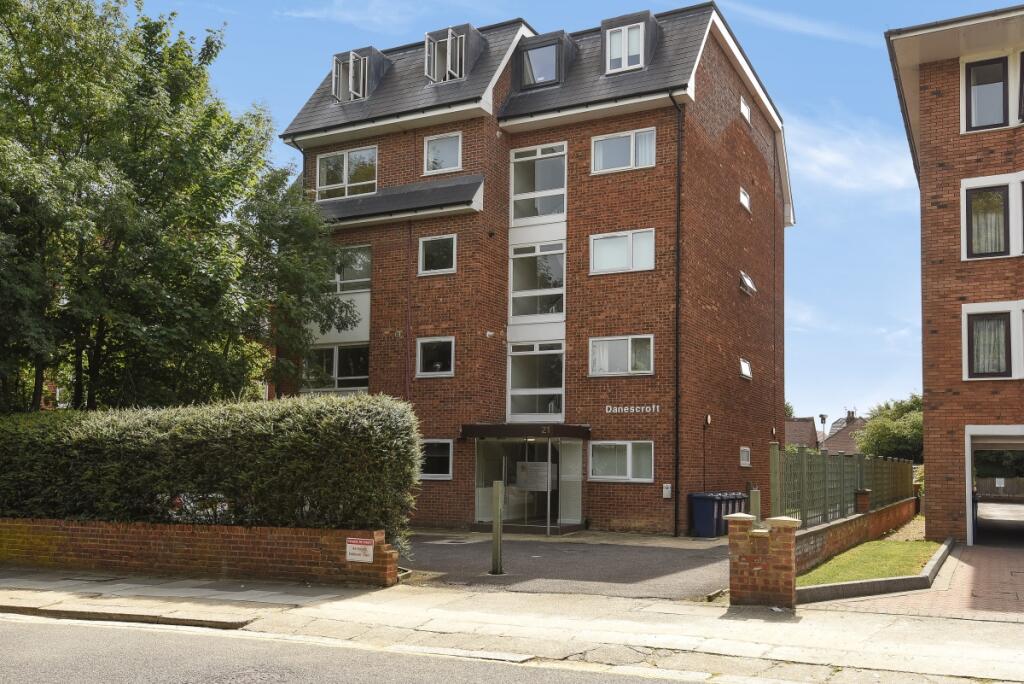 Main image of property: Torrington Park, North Finchley, London, N12