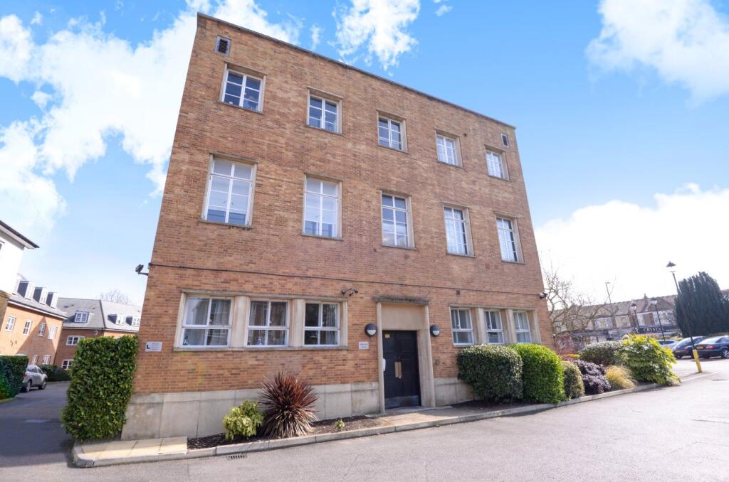 Main image of property: Constable Close, London, N11