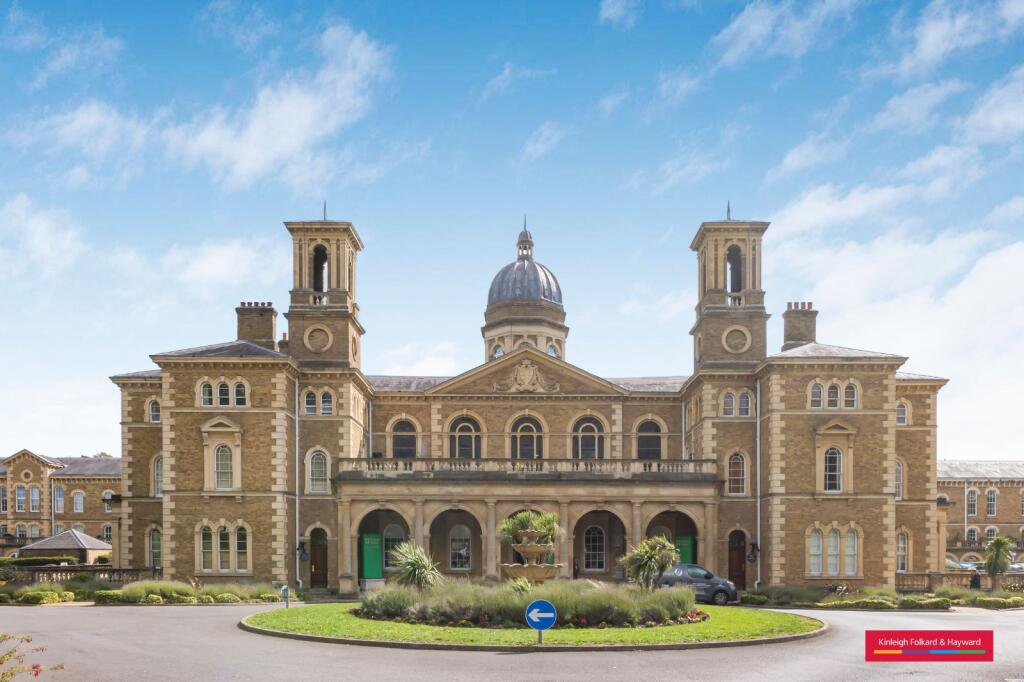 Main image of property: Royal Drive, London, N11