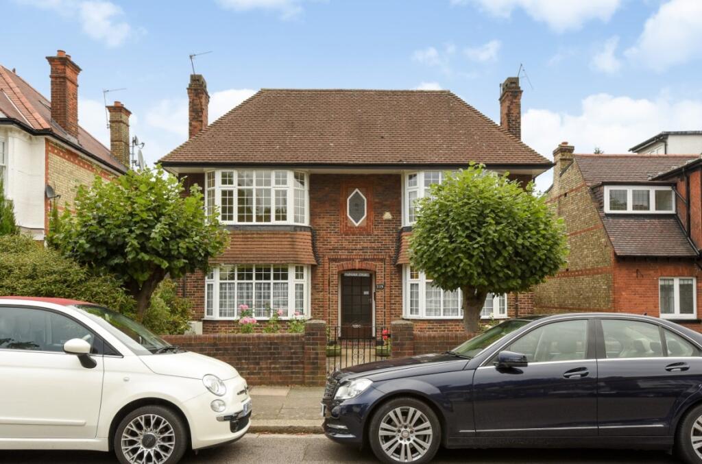 Main image of property: Etchingham Park Road, London, N3