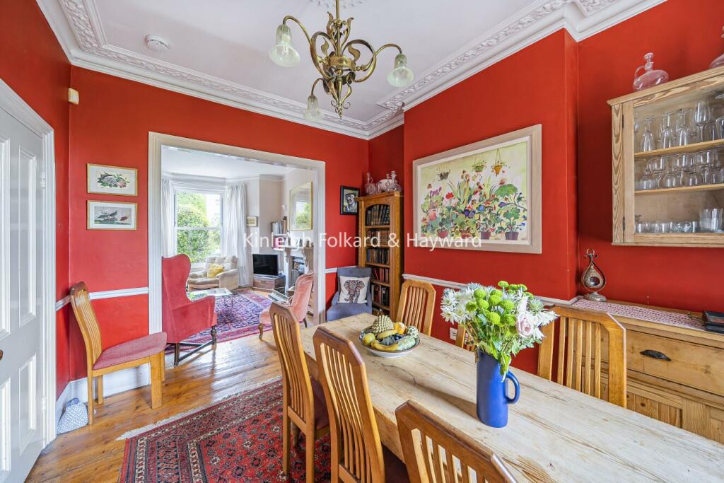 4 bedroom terraced house for sale in Bellevue Road, Friern N11