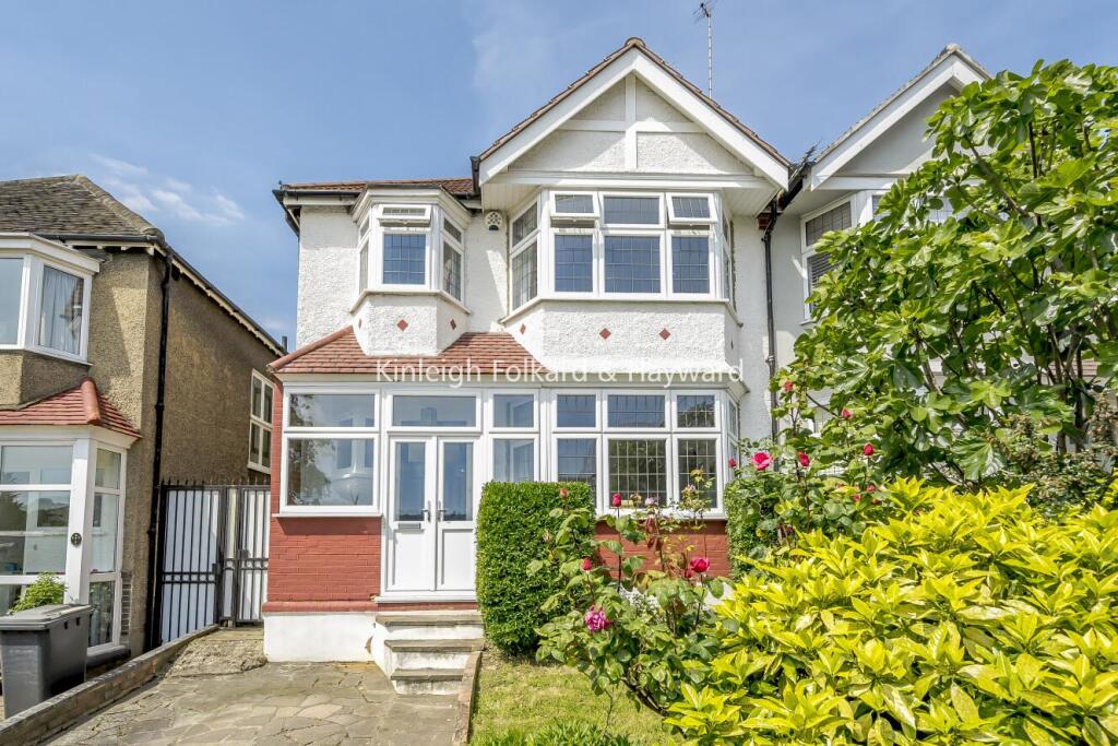 Main image of property: Bethune Avenue, Friern Barnet, London, N11
