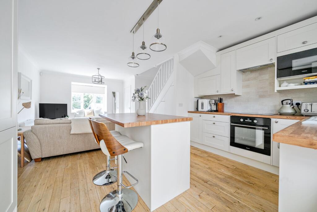 Main image of property: Appletree Gardens, Barnet, EN4
