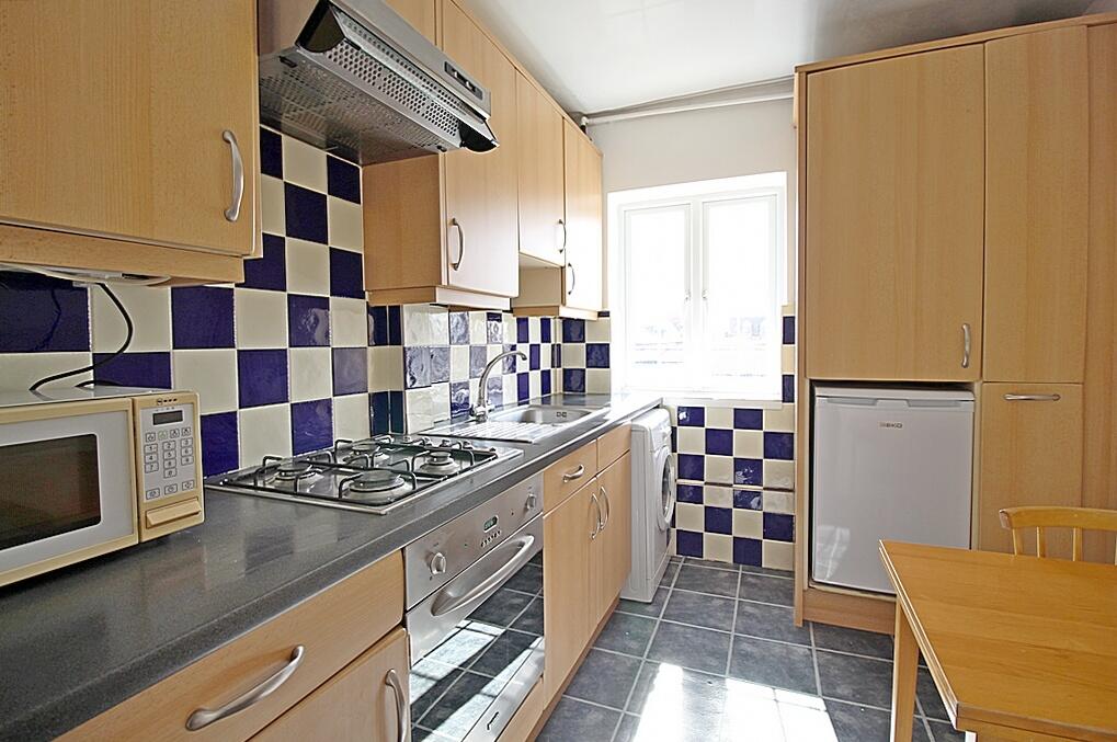 2 bedroom flat for rent in Culmington Road, Ealing, W13