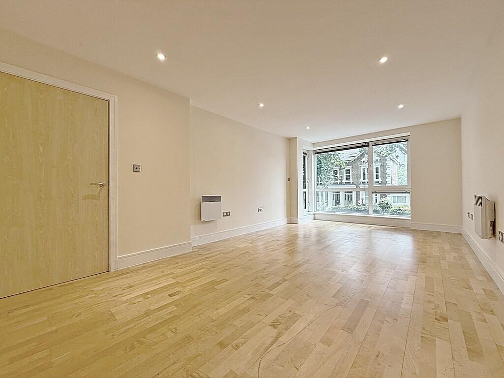 Main image of property: 560 Chiswick High Road, W4