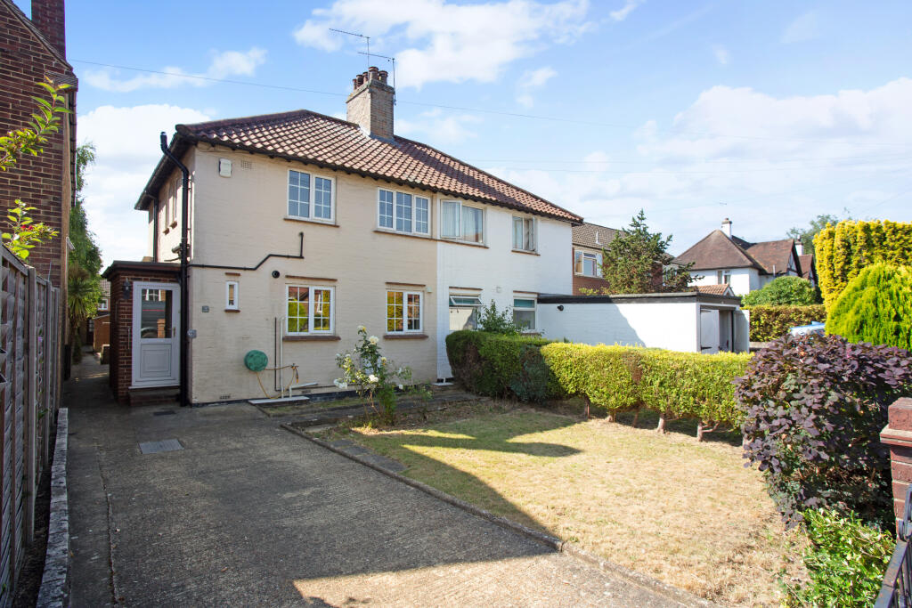 2 bedroom semidetached house for sale in Barretts Road, SEVENOAKS, TN13