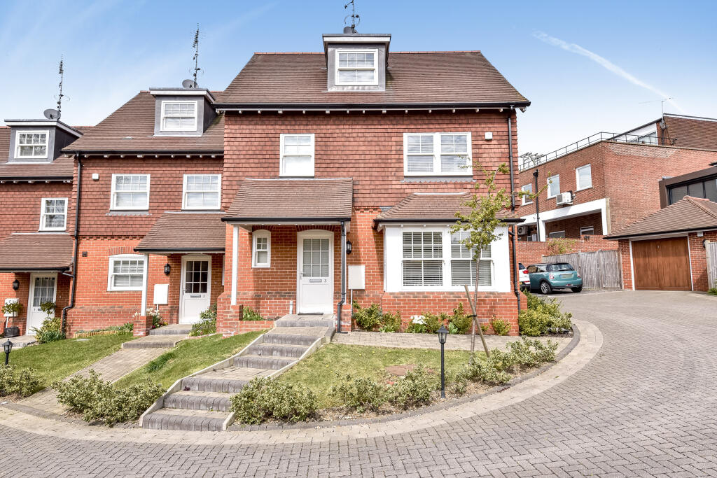 Main image of property: Oak Tree Close, Sevenoaks, TN13