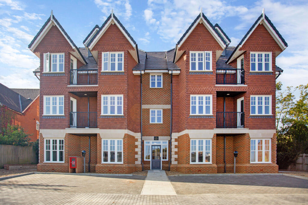 Main image of property: Pembury Road, Tonbridge, TN9