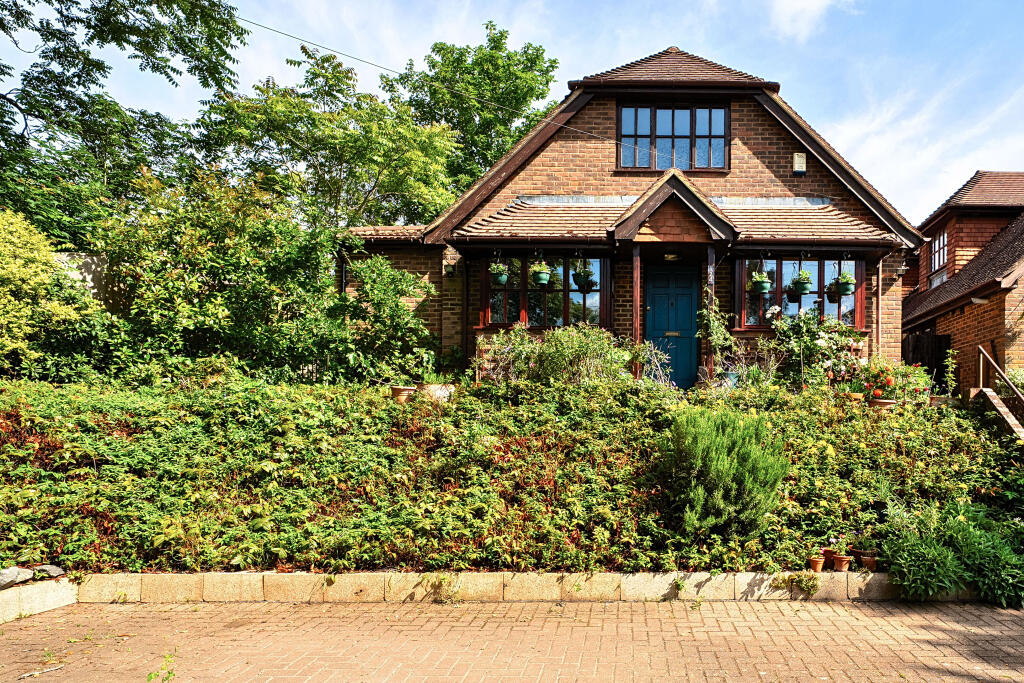 Main image of property: Chipstead Lane, Sevenoaks, TN13