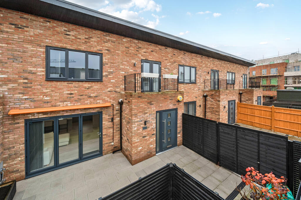 Main image of property: High Street, Sevenoaks, TN13