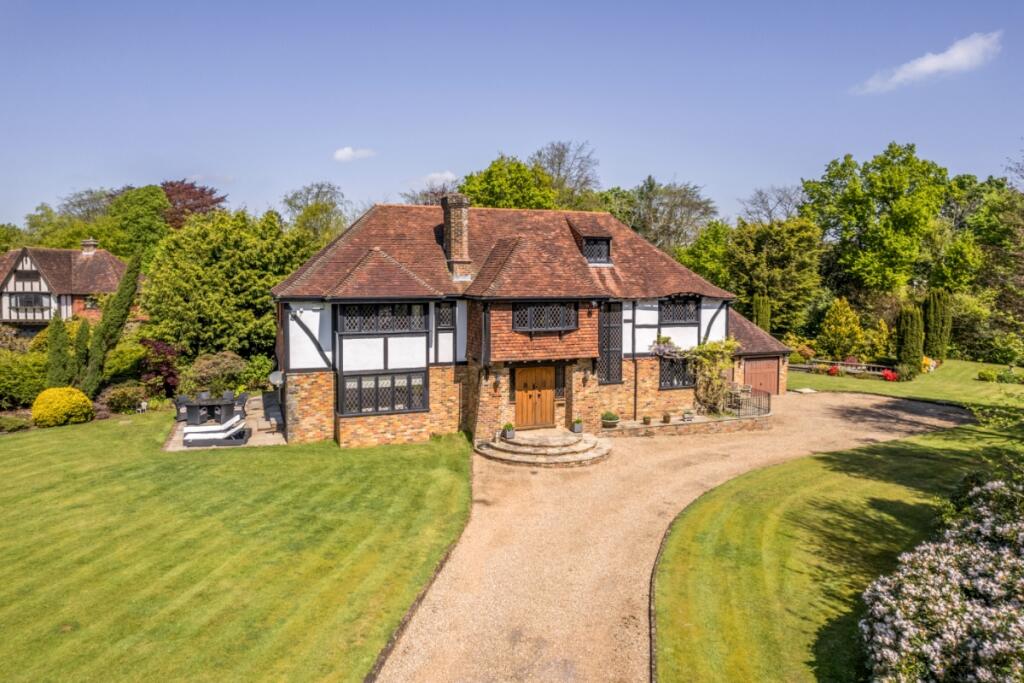 Main image of property: Oak Lane Sevenoaks TN13