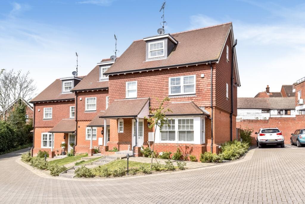 Main image of property: Oak Tree Close, Sevenoaks, TN13