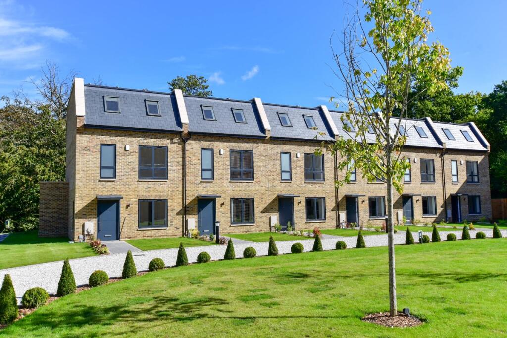 Main image of property: Manor Lane Longfield DA3