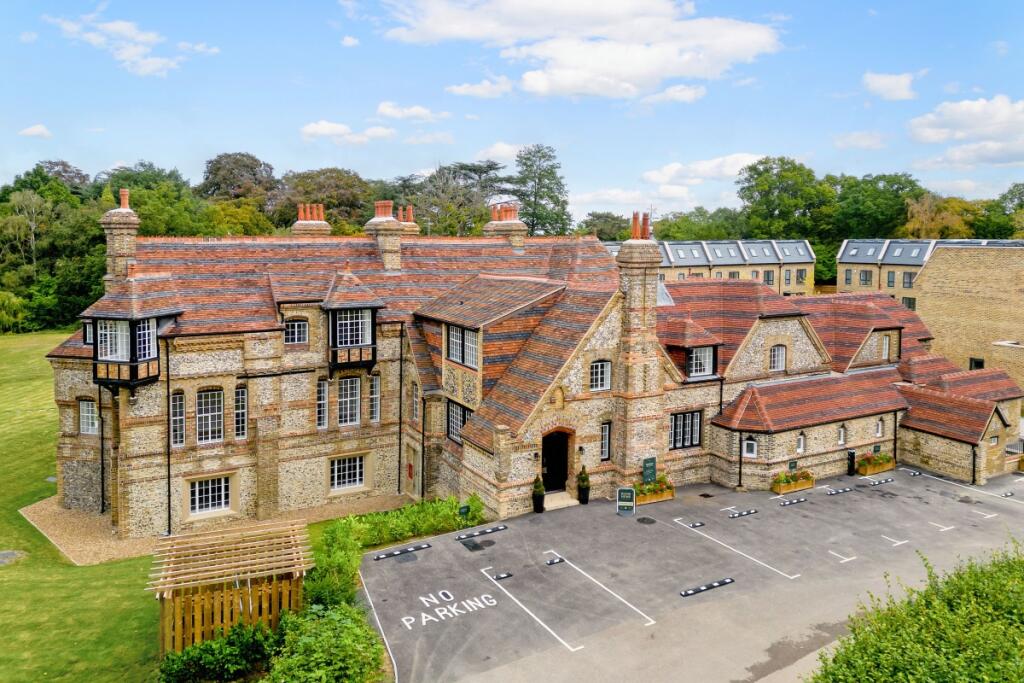 Main image of property: Manor Lane Longfield DA3