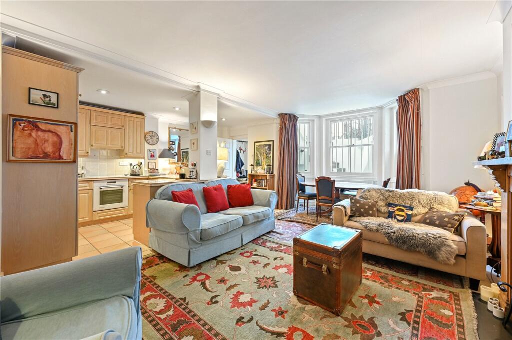 2 bedroom apartment for sale in Strathmore Gardens, London, W8