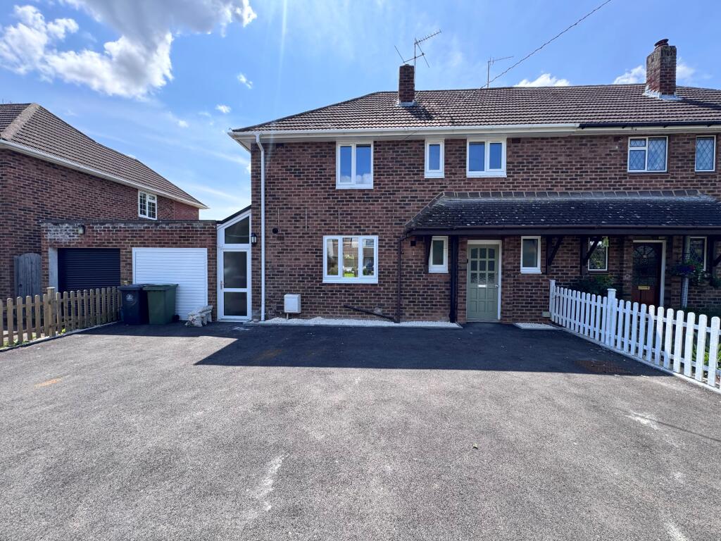 Main image of property: Mountford Close, Wellesbourne, WARWICK