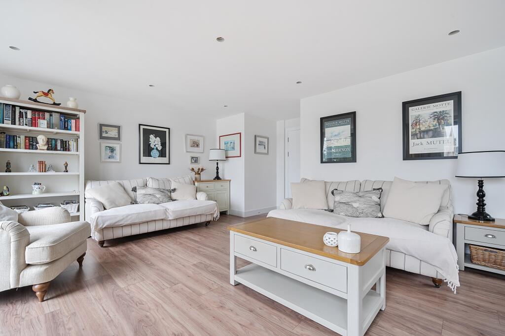 Main image of property: Infirmary Hill, Truro, TR1