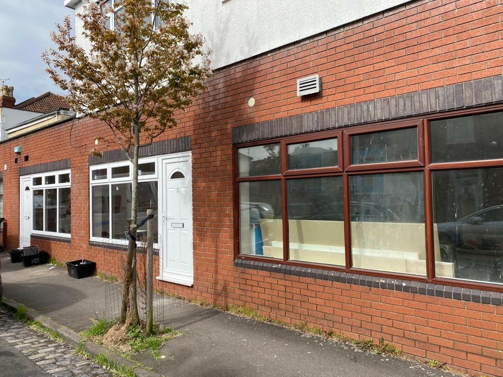 Studio flat for rent in Ashley Down Road, (left Of Other Two Studios